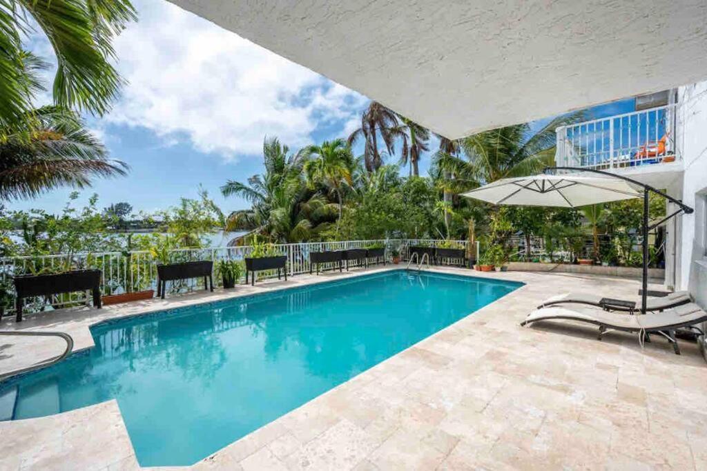 Lakefront Duplex With Pool Between Miami & Florida Keys 4 Bedroom 2 Bathroom Cutler Bay Exterior photo